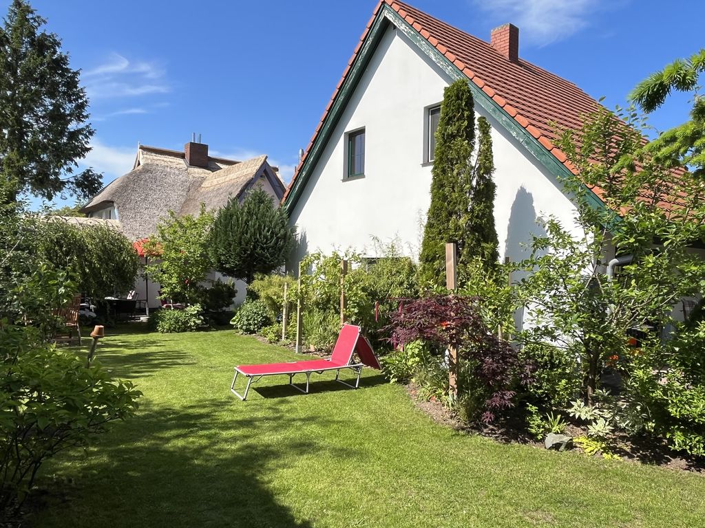 Garten mit Blick zur Boddenkate